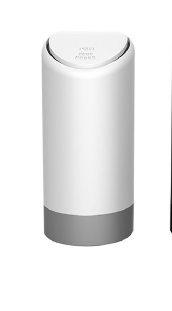 Kahes värvitoonis autole sobiv silikoonist prügikast