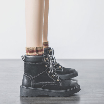 Öko bőrből készült női csizma durva talppal - többféle modell