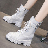 Eko bőrből készült alkalmi női csizma durva talppal és fűzővel