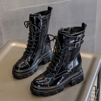 Eko bőrből készült alkalmi női csizma durva talppal és fűzővel