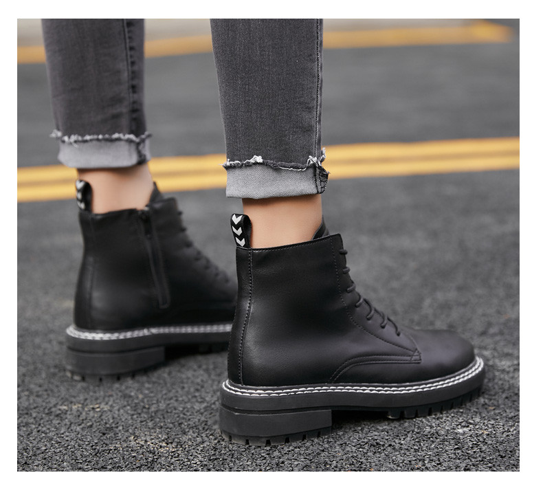 Alkalmi női csizma durva talppal és fűzővel - két modell