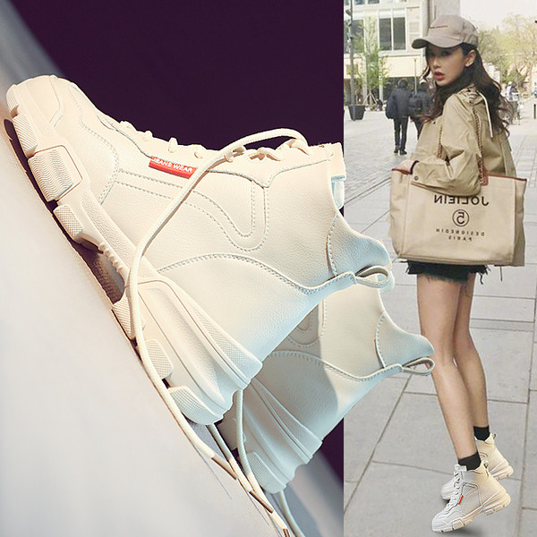 Nahast naiste saapad paeltega, ümar mudel - pehme voodriga või ilma