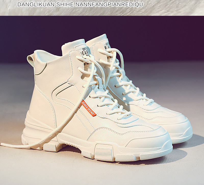 Nahast naiste saapad paeltega, ümar mudel - pehme voodriga või ilma