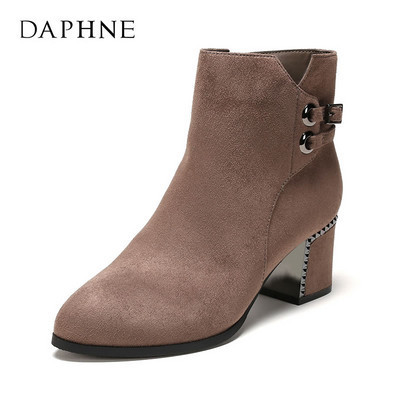 Jauns sieviešu zābaku modelis - vairāki modeļi ar sprādzi un pērlēm