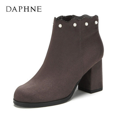 Jauns sieviešu zābaku modelis - vairāki modeļi ar sprādzi un pērlēm