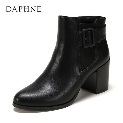 Jauns sieviešu zābaku modelis - vairāki modeļi ar sprādzi un pērlēm