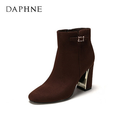 Jauns sieviešu zābaku modelis - vairāki modeļi ar sprādzi un pērlēm