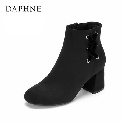 Jauns sieviešu zābaku modelis - vairāki modeļi ar sprādzi un pērlēm