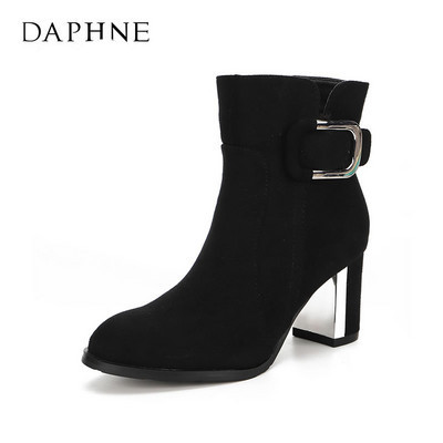 Jauns sieviešu zābaku modelis - vairāki modeļi ar sprādzi un pērlēm