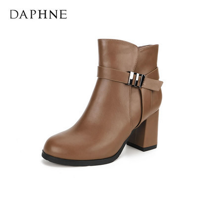 Jauns sieviešu zābaku modelis - vairāki modeļi ar sprādzi un pērlēm