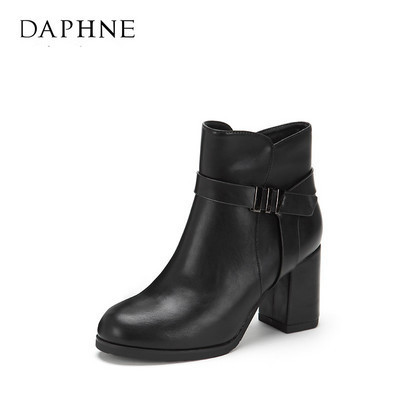 Jauns sieviešu zābaku modelis - vairāki modeļi ar sprādzi un pērlēm