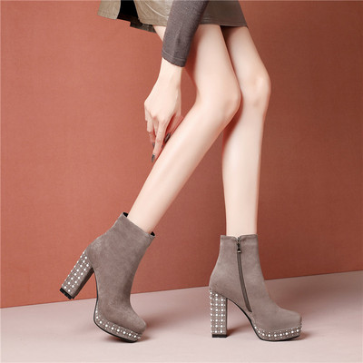 Ökoseemisnahast moodsad pärlite ja paksu kontsaga naiste saapad