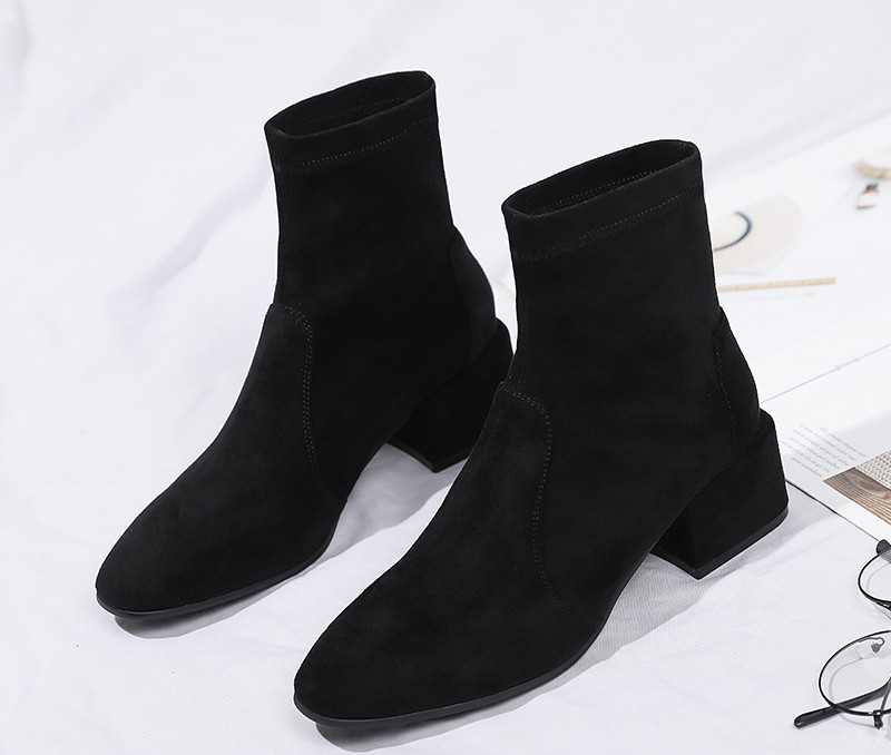 Öko-nahast ja tekstiilist valmistatud vabaaja naiste saapad - mitu mudelit