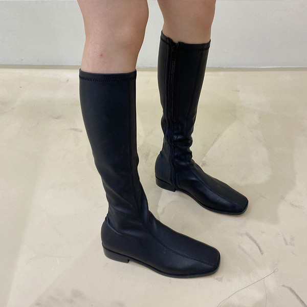 Naiste nahast lameda tallaga põlvsaapad