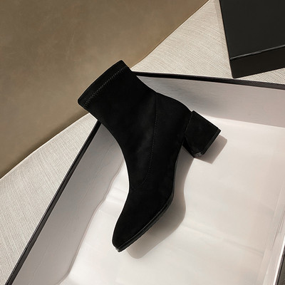 Jauns sieviešu zābaku modelis ar kvadrātveida papēdi - vairāki modeļi