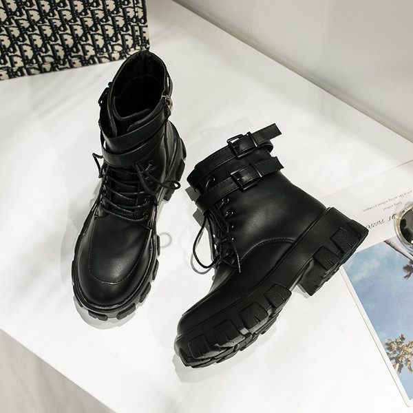 Naiste ökonahast kuubalased musta värvi ja pandlaga - kaks mudelit