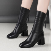 Γυναικείες μπότες σε μαύρο χρώμα με φερμουάρ και τακούνι 6 cm - με μαλακή επένδυση