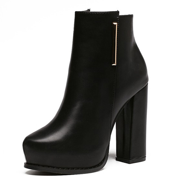 Öko-nahast moodsad naiste saapad paksu kontsaga tipuga mudeliga