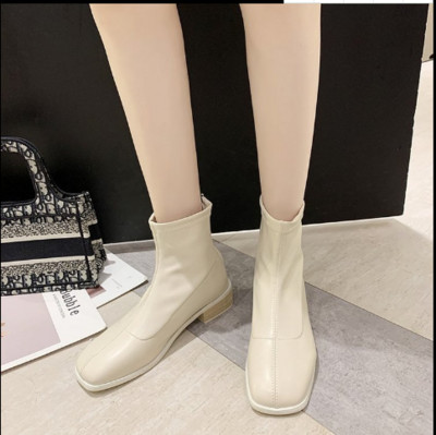 Moodsad naiste saapad ökonahast ja lukuga