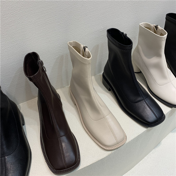 Moodsad naiste saapad ökonahast ja lukuga