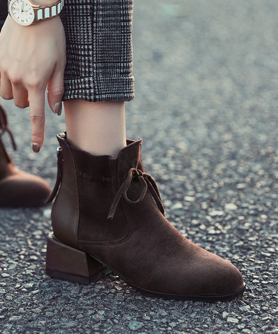 Öko-seemisnahast naiste saapad paksusega 3,5 cm - kaks mudelit