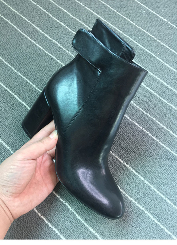 Műbőrből készült női csizma új modellje fekete és bordó színben