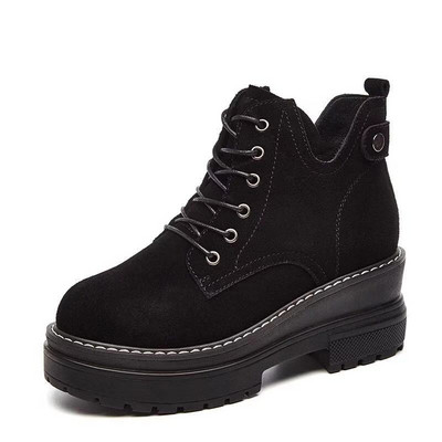 Alkalmi női csizma 7 cm-es platformmagassággal