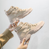 Sport és alkalmi női csizma fűzővel - két modell