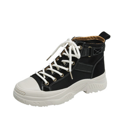 Sport és alkalmi női csizma fűzővel - két modell