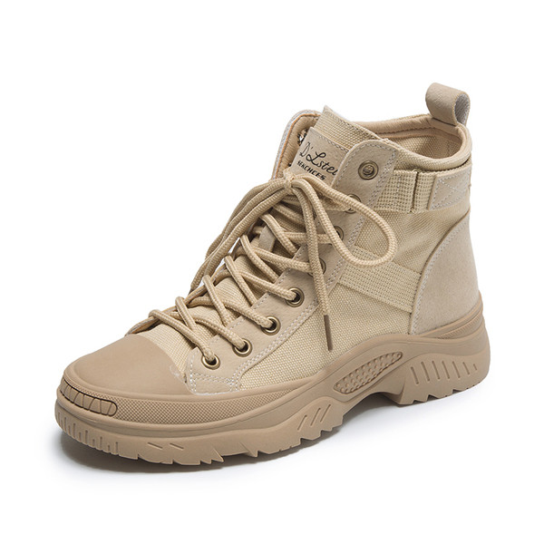 Sport és alkalmi női csizma fűzővel - két modell