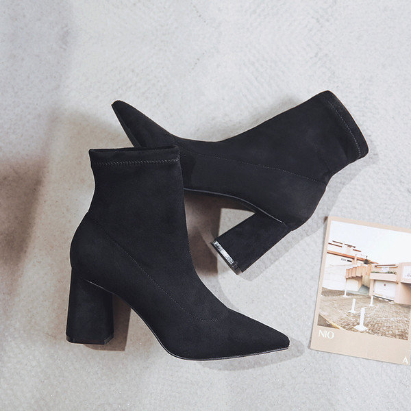 Modern velúr csizma hegyes modell 5 cm vagy 7 cm sarokkal