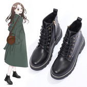 Alkalmi női csizma durva talppal, fekete színben