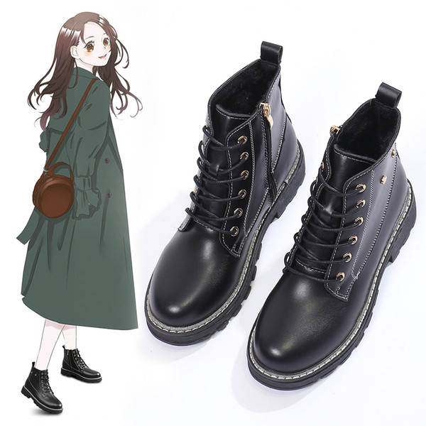 Alkalmi női csizma durva talppal, fekete színben