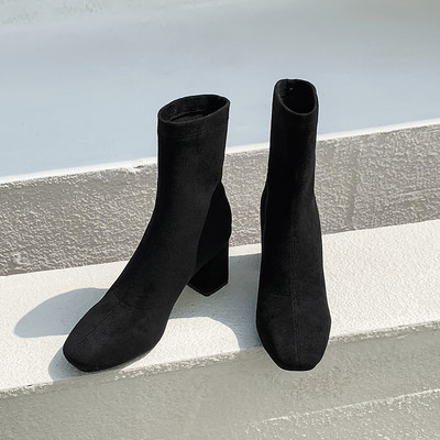 Modern női zoknis csizma - két modell fekete és bézs színben