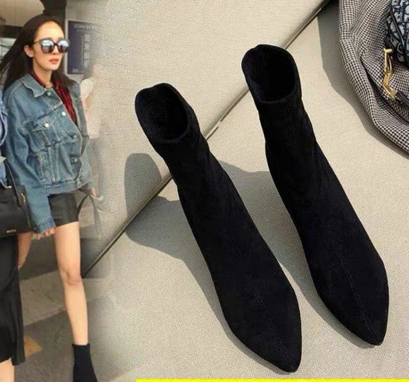 Modern női zoknis csizma - két modell fekete és bézs színben