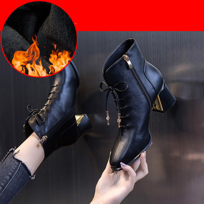 Új modell női csizma műbőr fűzővel