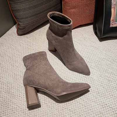 Öko-seemisnahast teravatipuline sügissaapad naistele