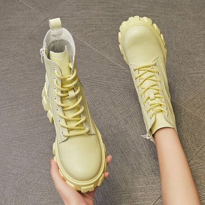 Modern őszi-téli csizma magas durva talppal