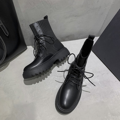 Γυναικείες μπότες από οικολογικό δέρμα με τραχιά σόλα και κορδόνια - μαύρο χρώμα