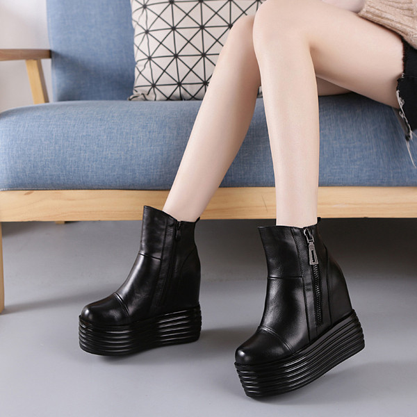 Kõrge talla ja lukuga vabaaja naiste saapad