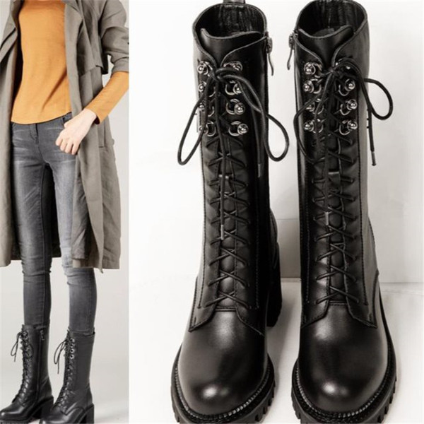 Kareda tallaga naiste saabaste uus mudel - kunstnahk musta värvi