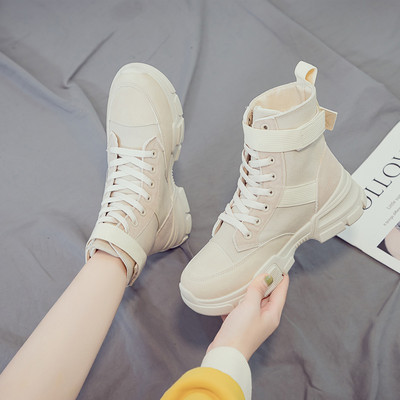 Fűzős, lapos talpú női textilcsizma