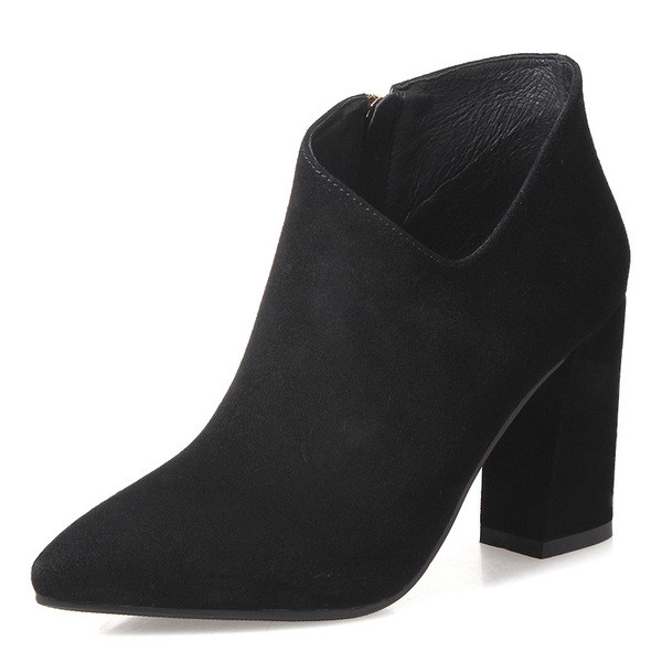 Κομψές γυναικείες μπότες με χοντρό ψηλό τακούνι από οικολογικό σουέτ