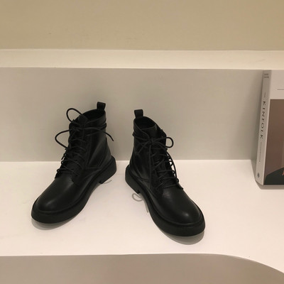 Γυναικείες μπότες σε μαύρο χρώμα με επίπεδη σόλα - δύο μοντέλα