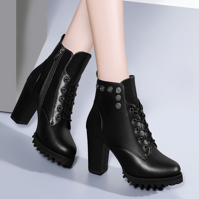 Γυναικείες μπότες από οικολογικό δέρμα με κεντήματα και μεταλλικά στοιχεία - διάφορα μοντέλα