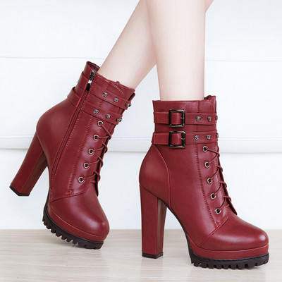 Γυναικείες μπότες από οικολογικό δέρμα με κεντήματα και μεταλλικά στοιχεία - διάφορα μοντέλα