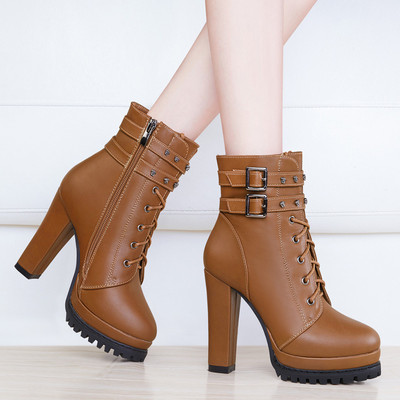 Γυναικείες μπότες από οικολογικό δέρμα με κεντήματα και μεταλλικά στοιχεία - διάφορα μοντέλα