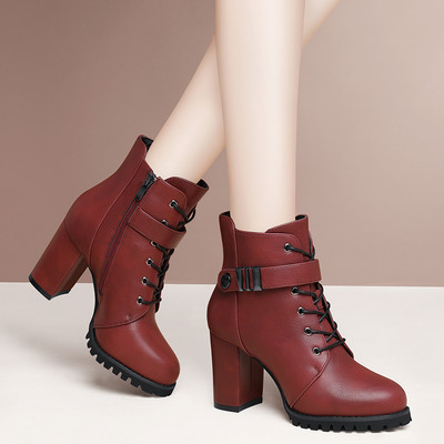 Γυναικείες μπότες από οικολογικό δέρμα με κεντήματα και μεταλλικά στοιχεία - διάφορα μοντέλα