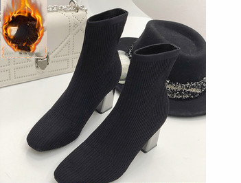 Új, vastag sarkú női csizma modell – textilből