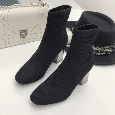 Új, vastag sarkú női csizma modell – textilből